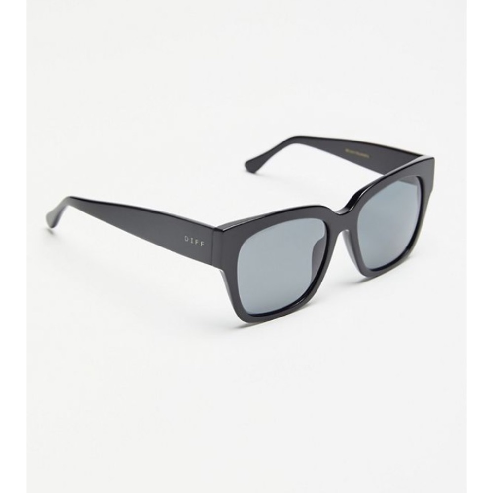 DIFF charitable eyewear Bella Sunglasses in black